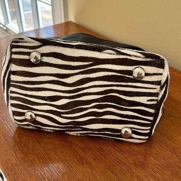 Exquisite Vintage Sarah Oliver Handbag: Silver Chains & Zebra Patterns - Picture 6 of 6